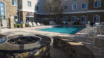 Outdoor pool, sun loungers