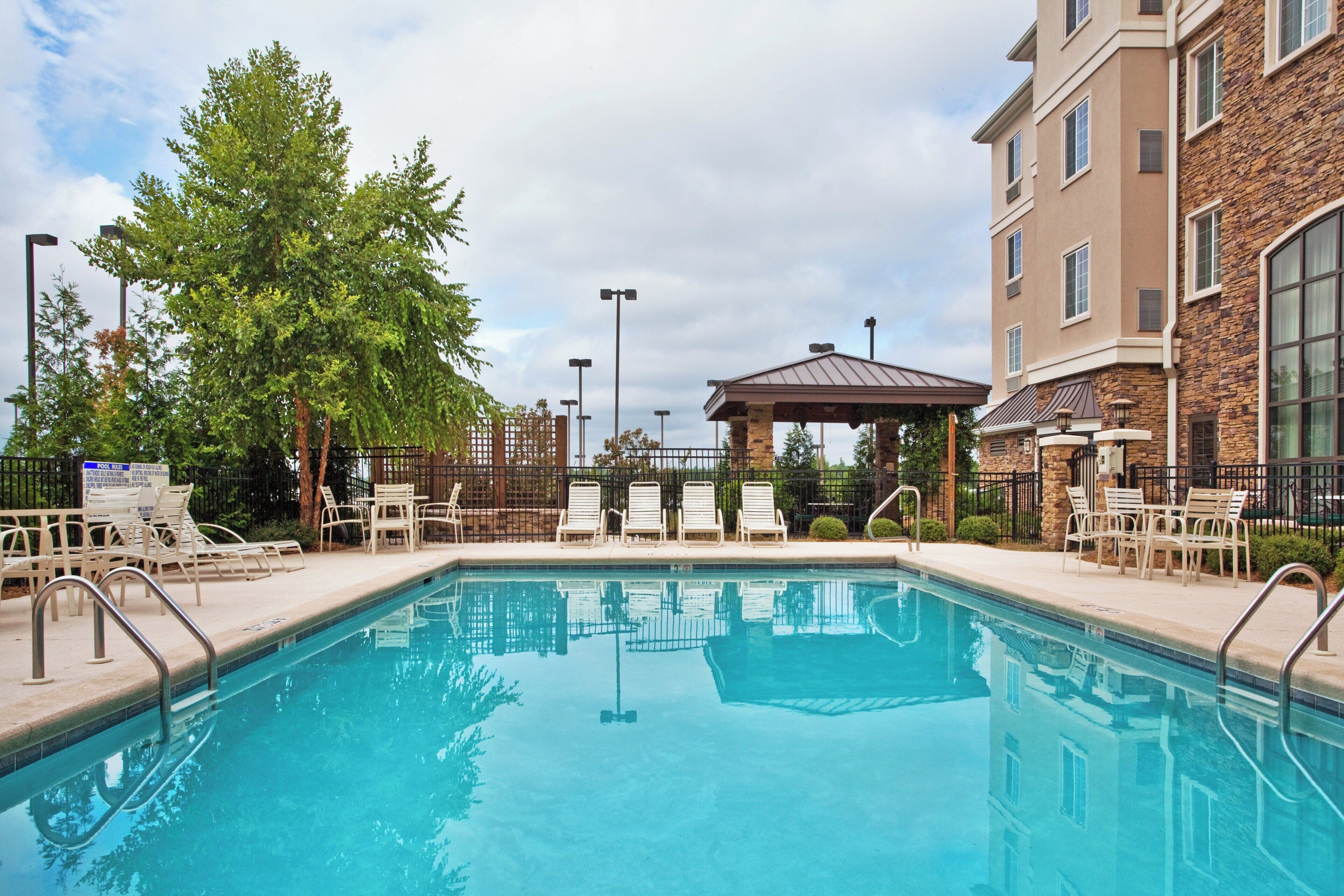 Outdoor pool, pool loungers