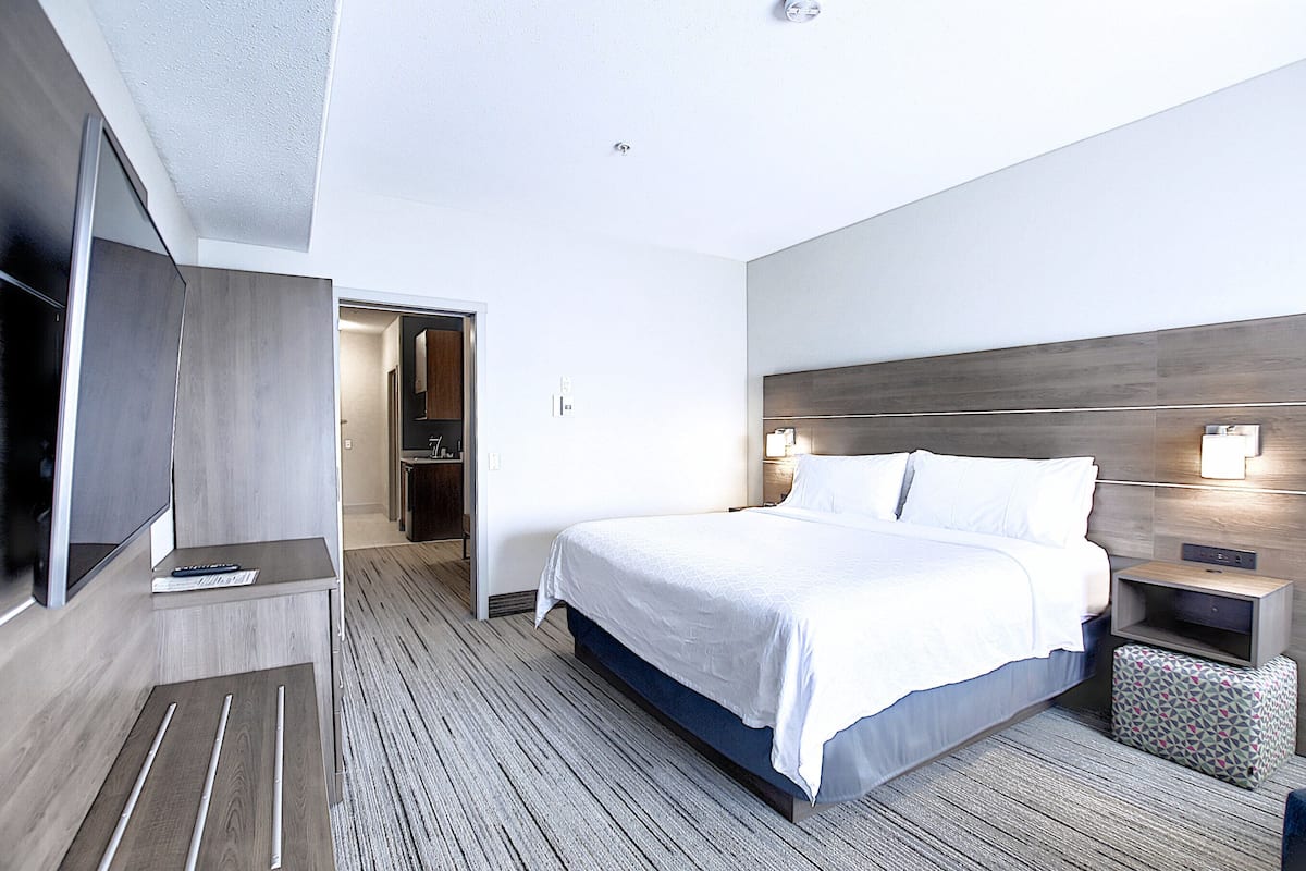 1 habitación, ropa de cama de alta calidad, edredón y escritorio