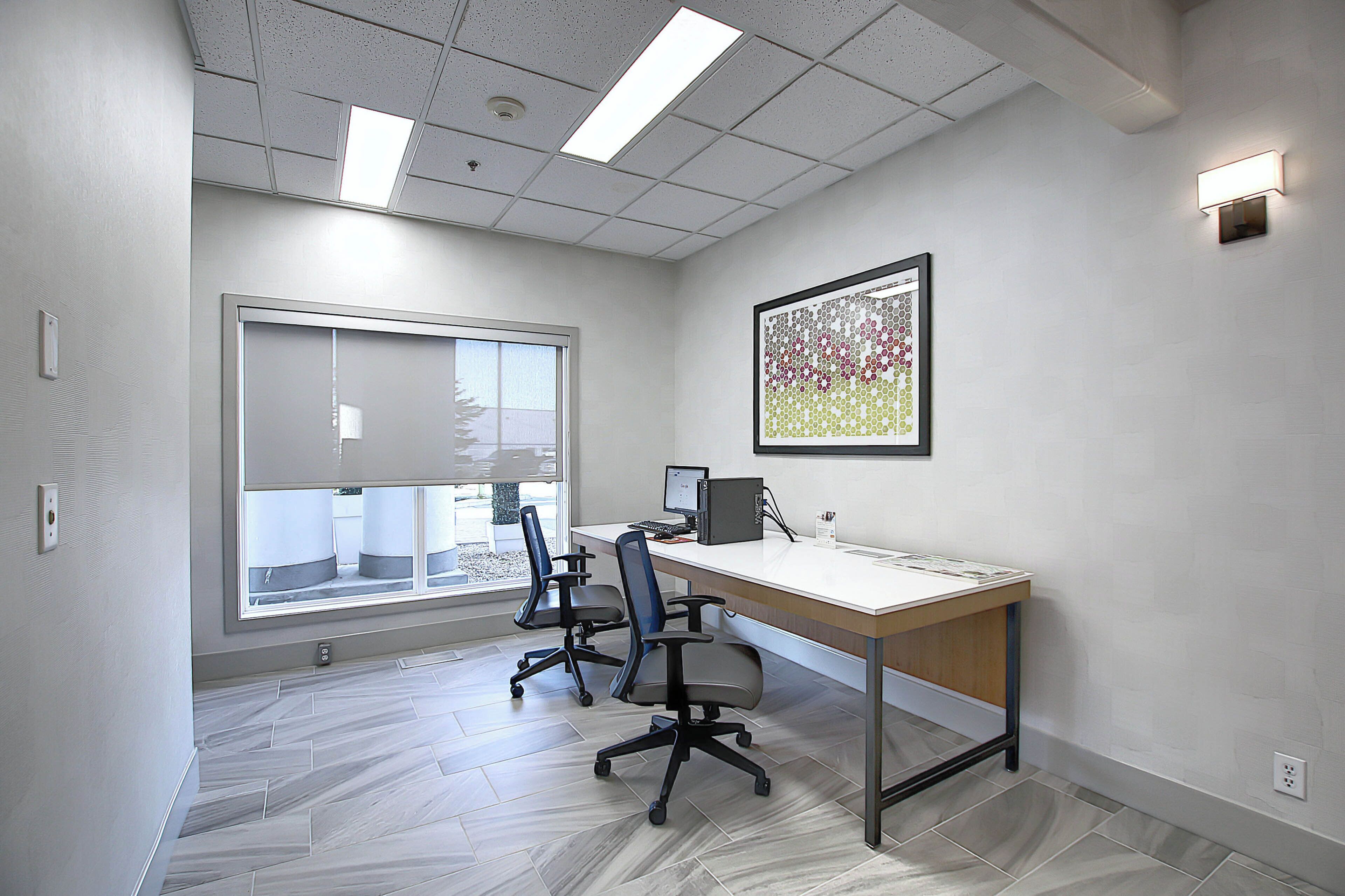 Foto - Holiday Inn Express Airport Calgary, An Ihg