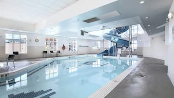 Indoor pool, pool loungers