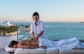 Couples treatment room(s), body treatments, hydrotherapy, aromatherapy