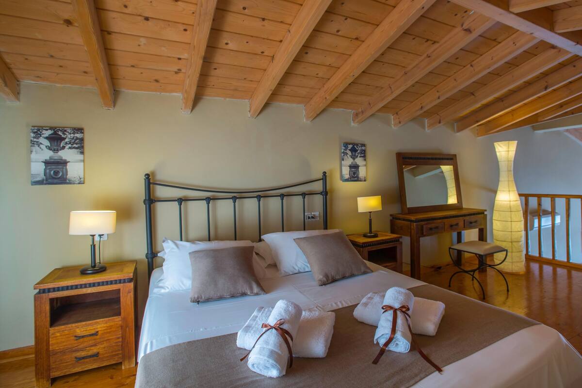 Premium bedding, down comforters, pillowtop beds, desk