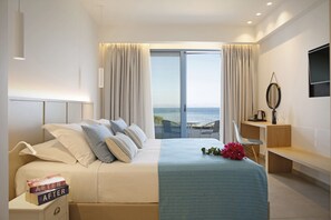 Habitación doble superior, vistas al mar | Ropa de cama de alta calidad y edredones de plumas