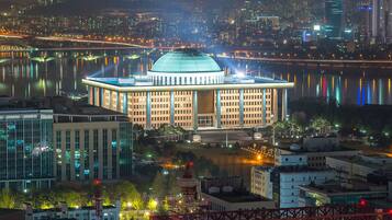 Executive suite, 3 slaapkamers, niet-roken | Uitzicht vanuit de kamer