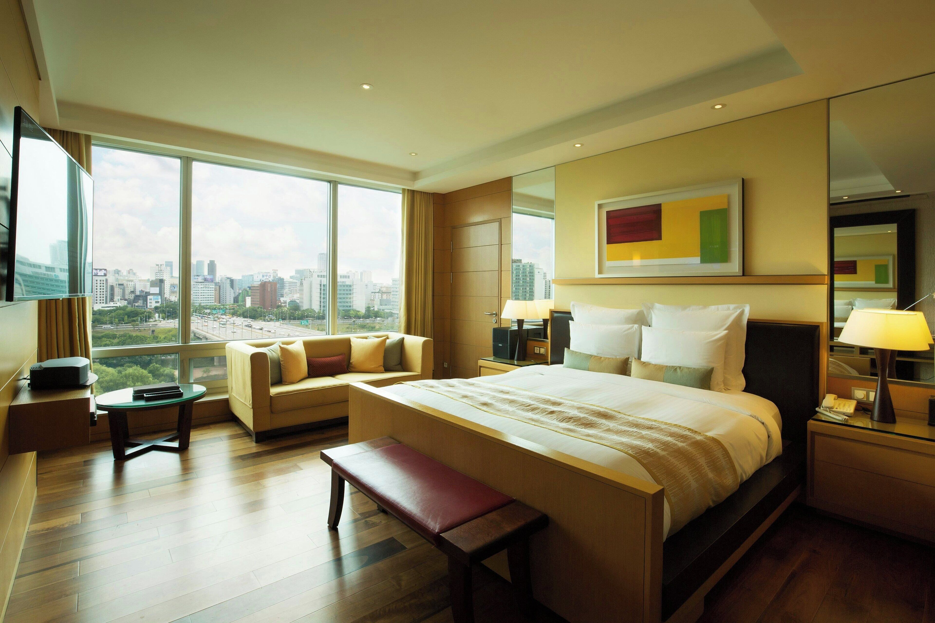 Studio Suite, 1 King Bed, City View | Down duvets, pillow-top beds, minibar, in-room safe