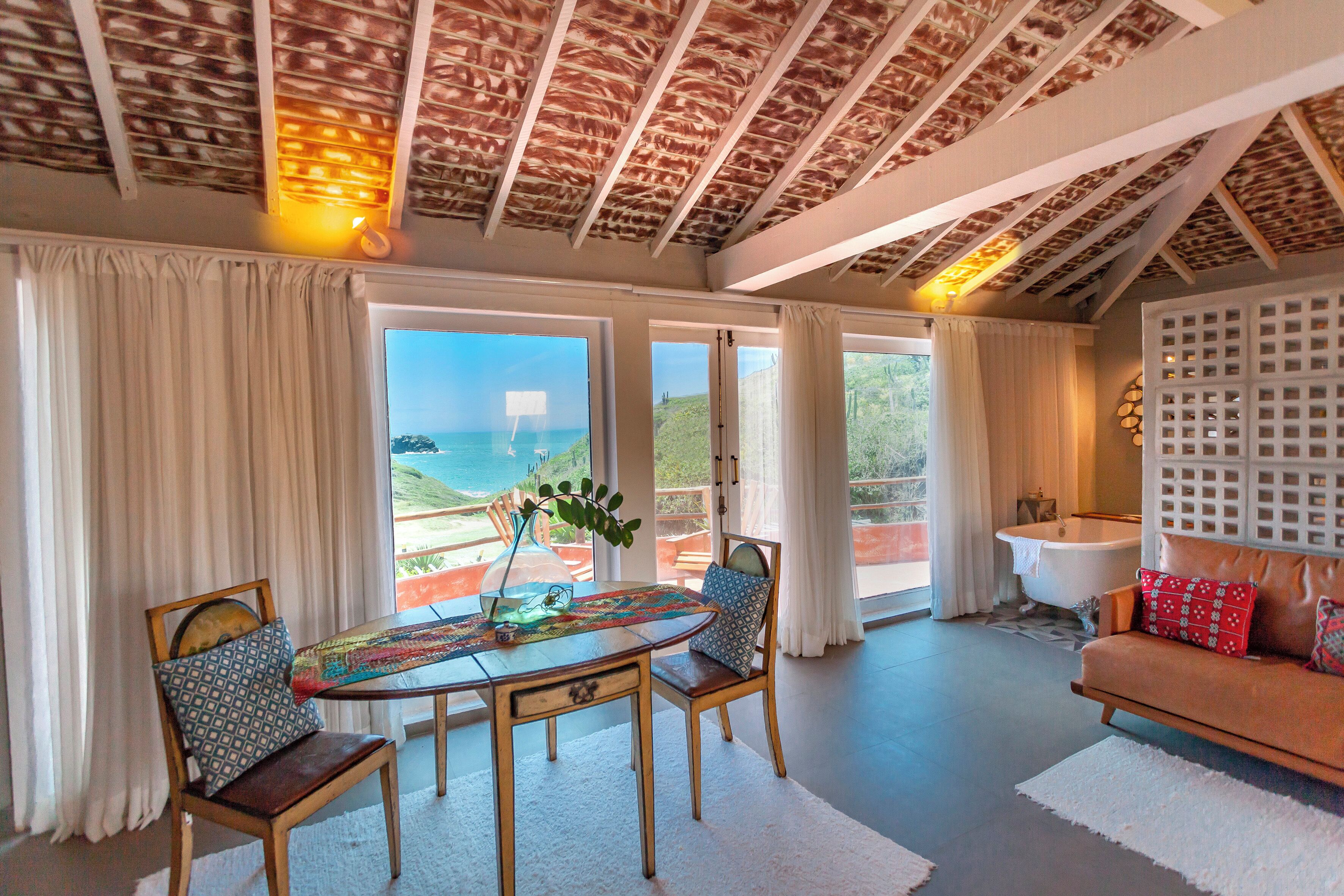 極品套房, 1 張特大雙人床, 熱水浴缸, 部分海景 | 高級寢具、迷你吧、客房內保險箱、獨特裝潢