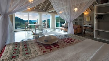 Ropa de cama de alta calidad y minibar