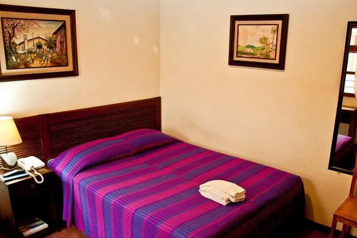 Quarto Casal Standard | Cofres nos quartos, individualmente decorados