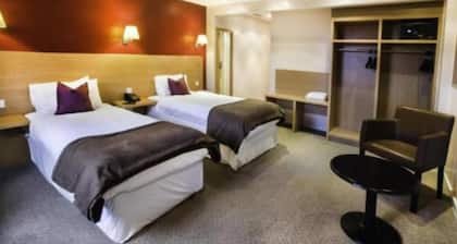 Luton Hotel