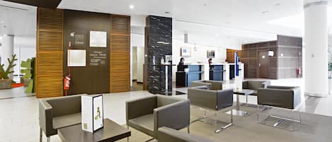 Coin salon dans le hall