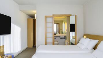 Superior Twin Room, 2 Twin Beds | Hypo-allergenic bedding, minibar, in-room safe, desk