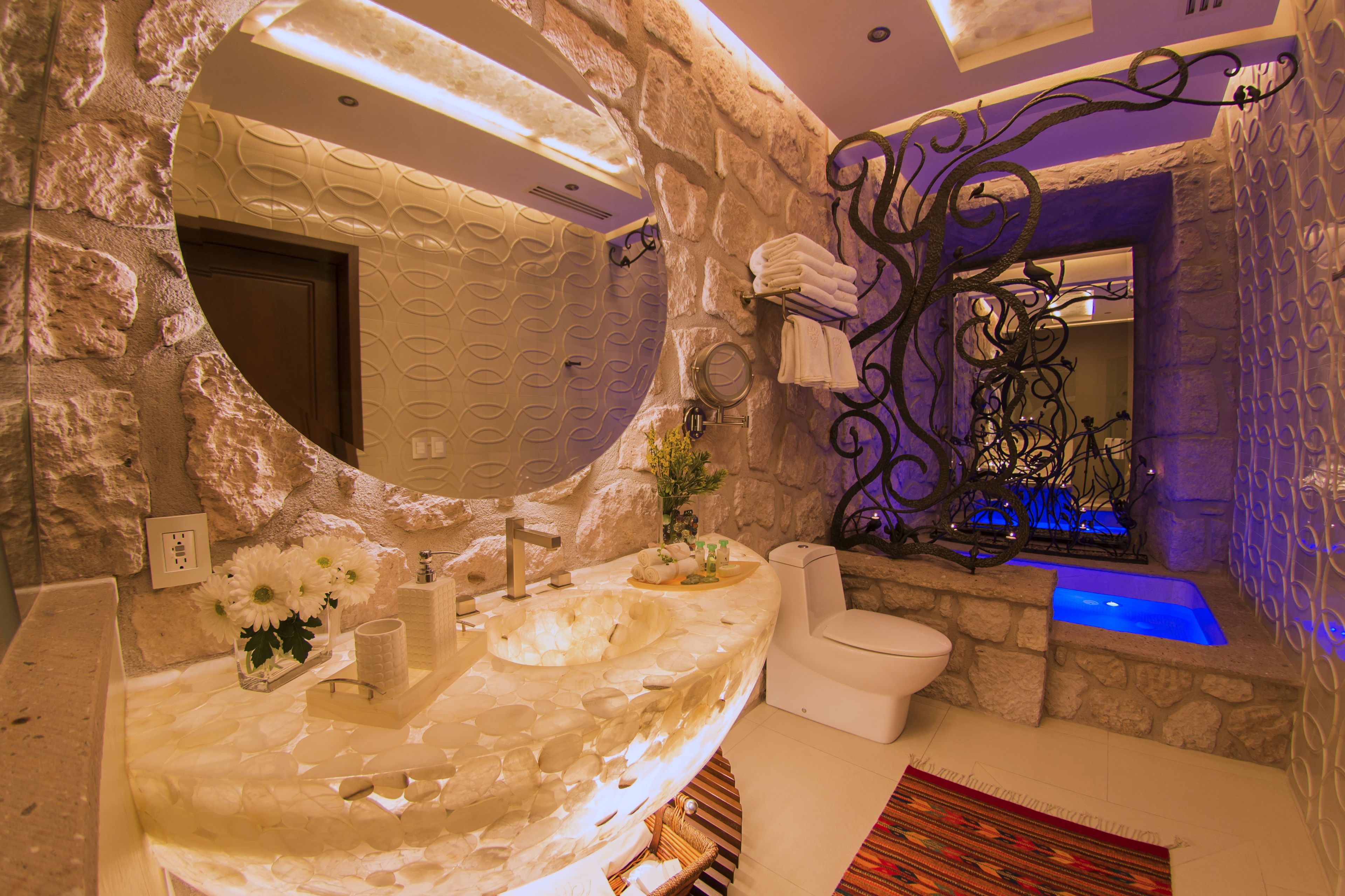 exclusive room (soledad expedia) | bathroom | hair dryer, slippers, towels