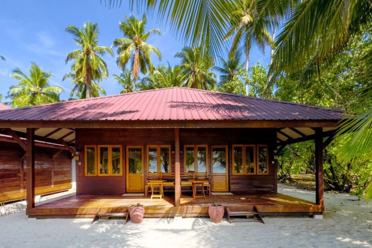 Superior Villa with Beach View | 1 bedroom, minibar, in-room safe, desk