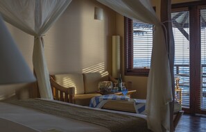 Superior Villa Promo | Minibar, in-room safe, desk, laptop workspace