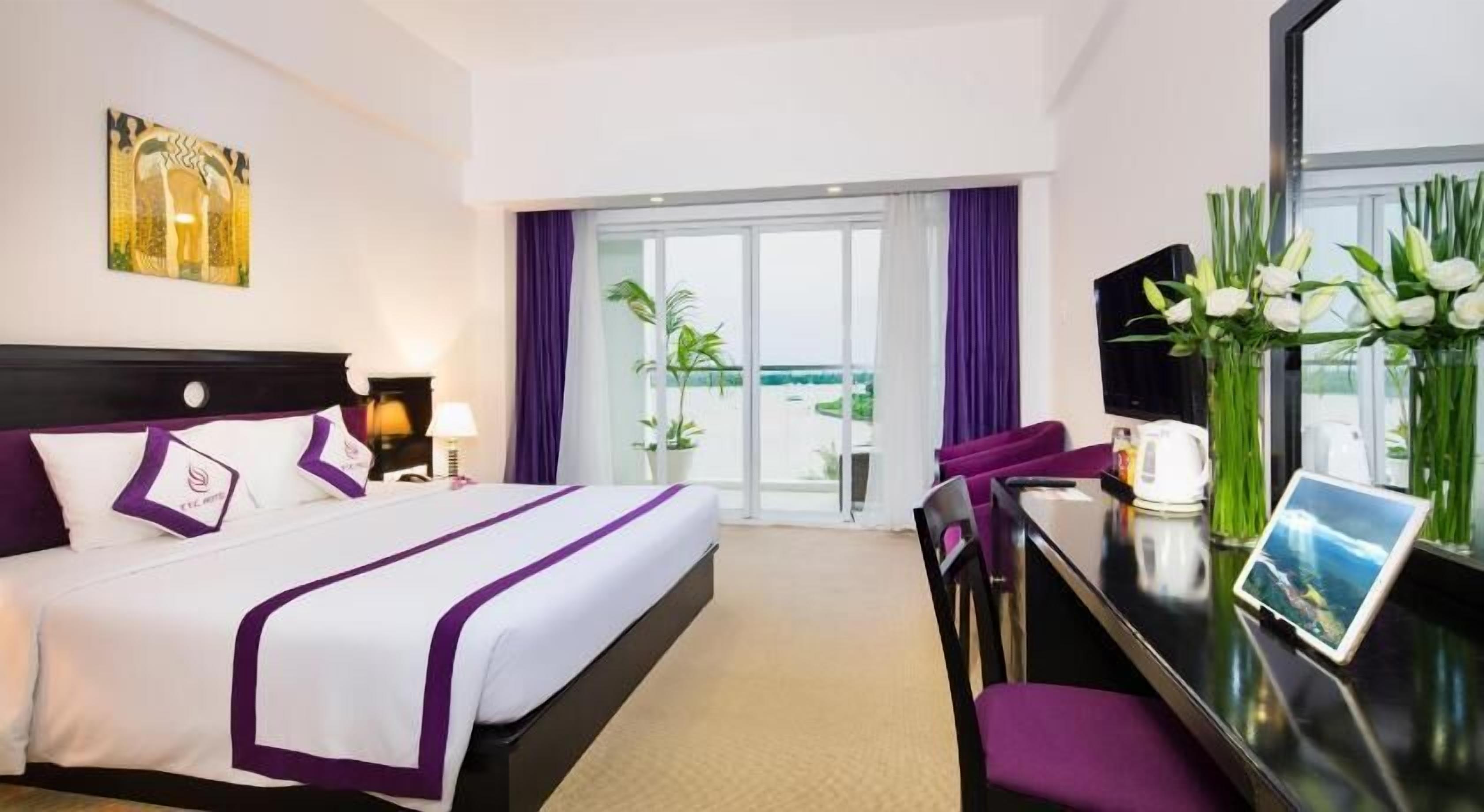 Minibar, in-room safe, desk, blackout drapes