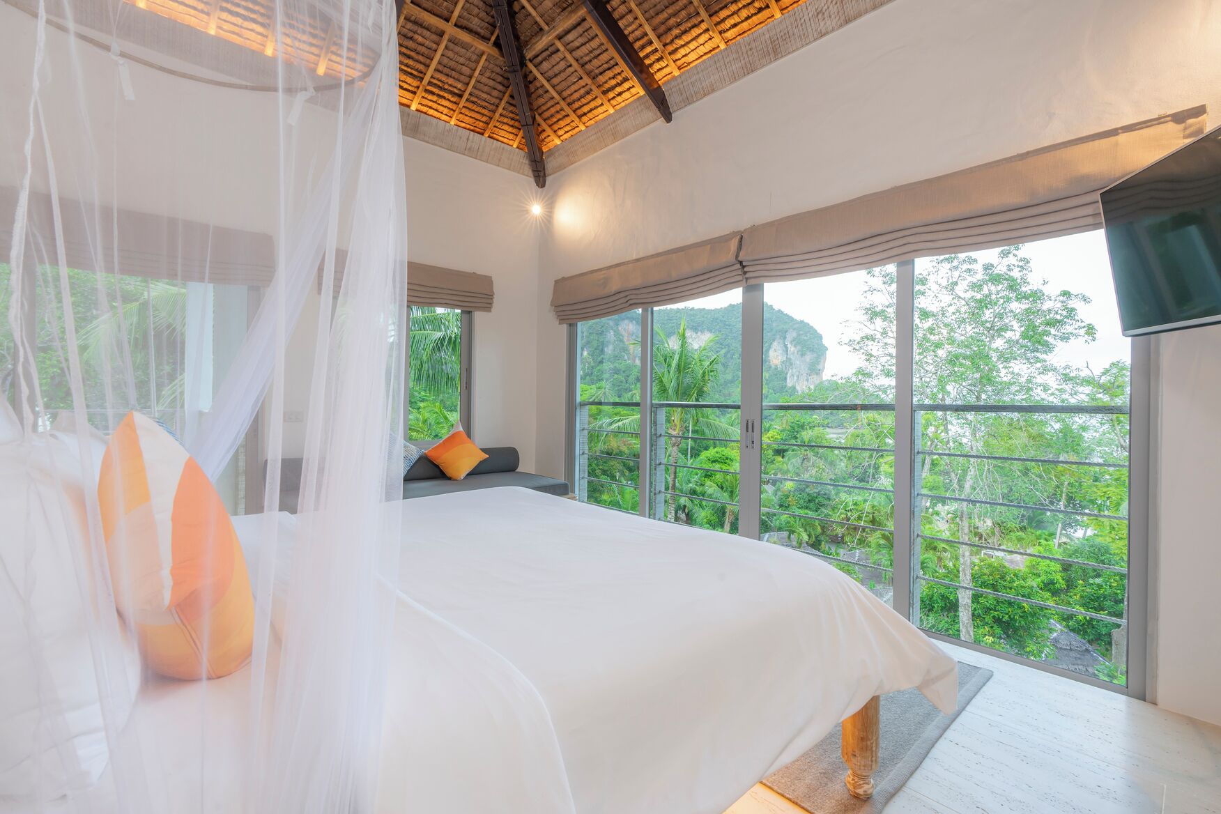 superior studio | 1 bedroom, minibar, in-room safe, desk