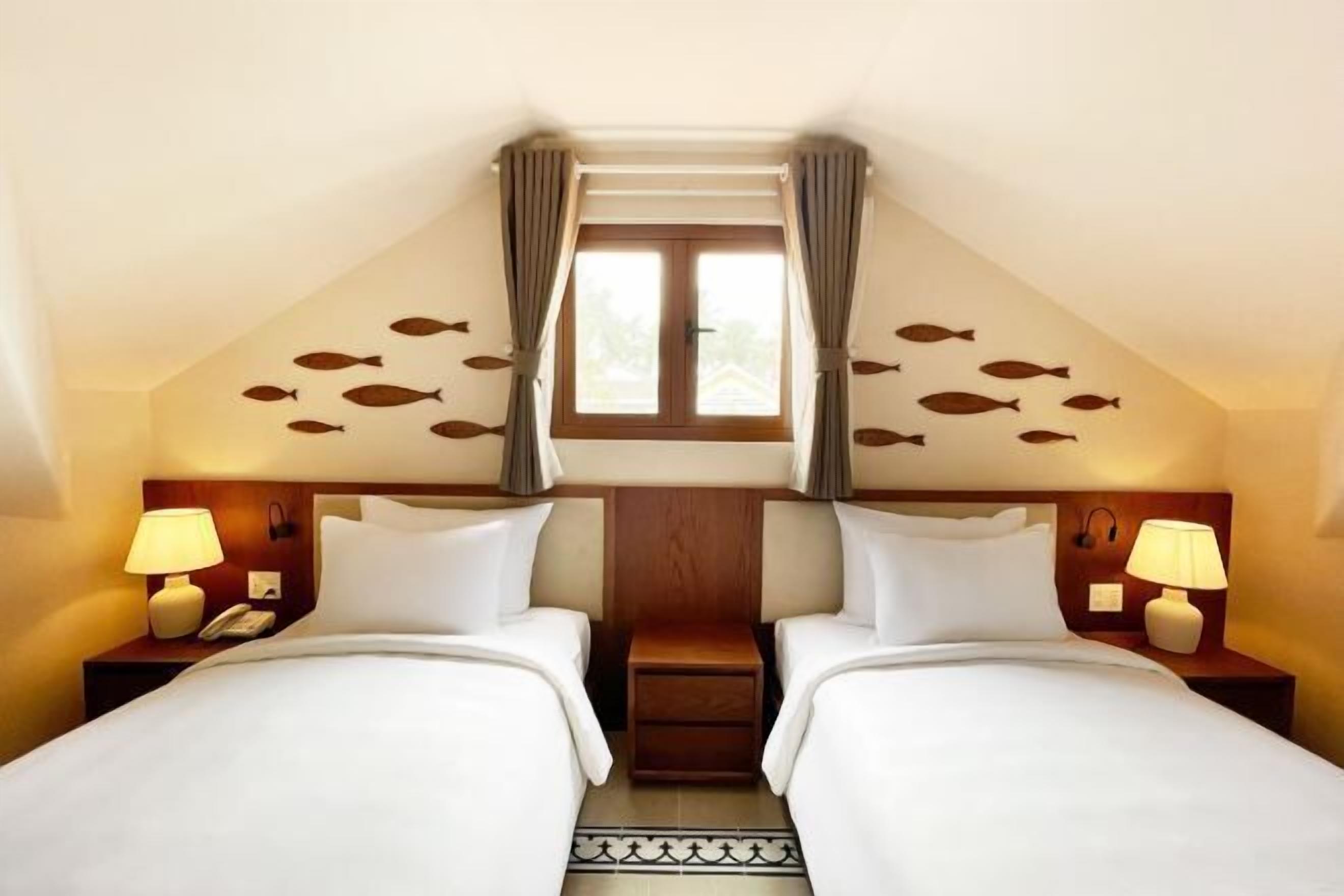 Minibar, in-room safe, desk, rollaway beds