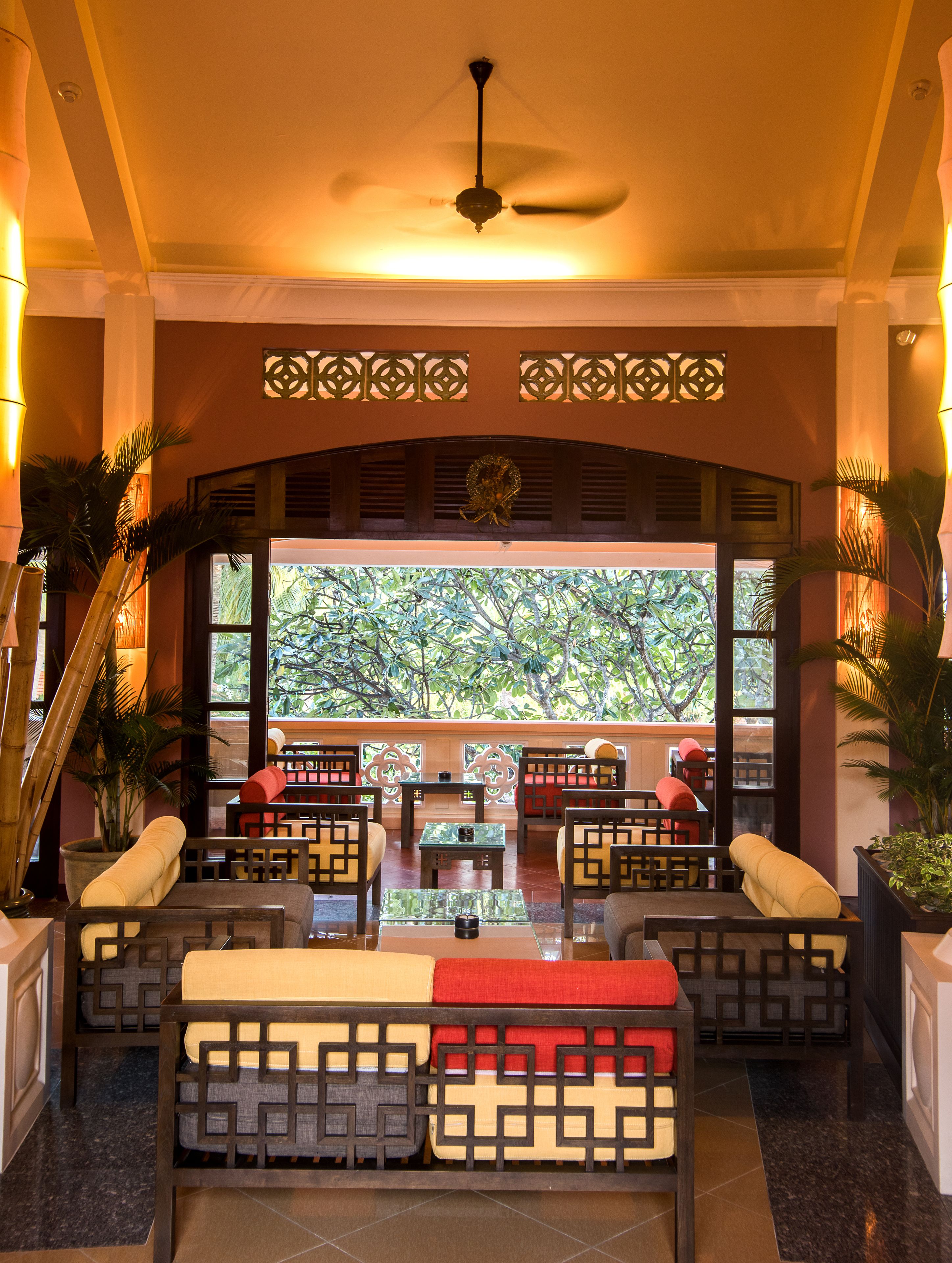 breakfast, lunch, dinner served; international cuisine, sea views