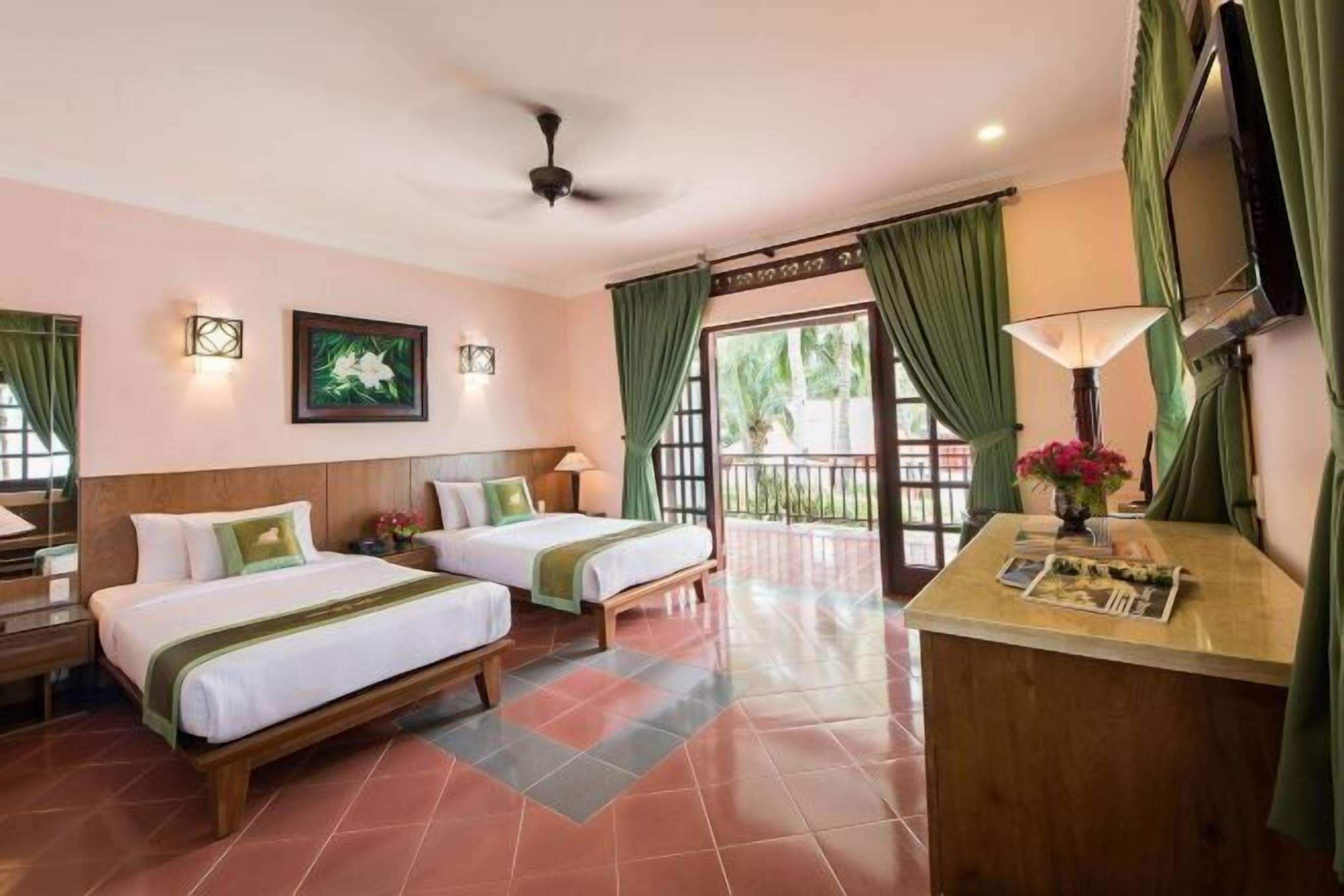 Minibar, in-room safe, desk, rollaway beds