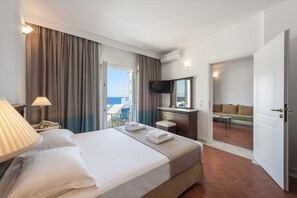 Junior Suite | 1 bedroom, in-room safe, individually decorated, individually furnished - Saint George Hotel (Paros)