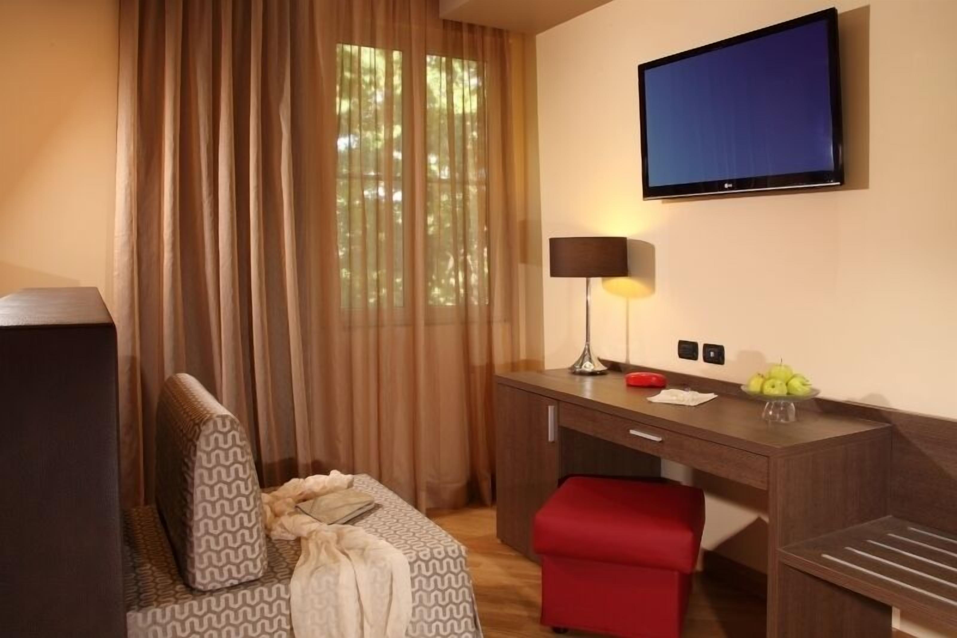 26-inch lcd tv with digital channels, tv