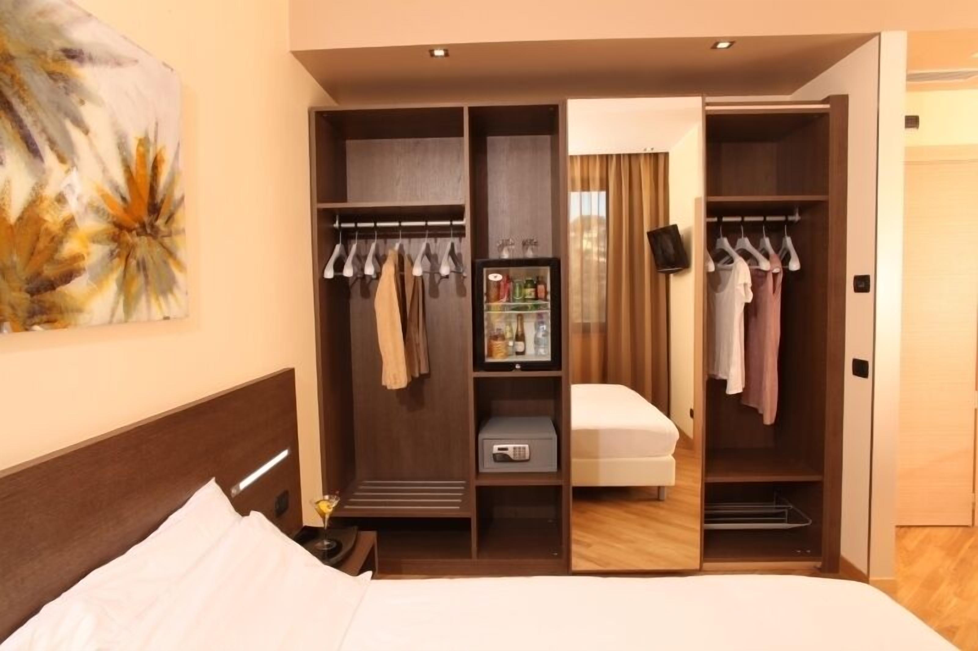 down duvets, minibar, in-room safe, blackout curtains