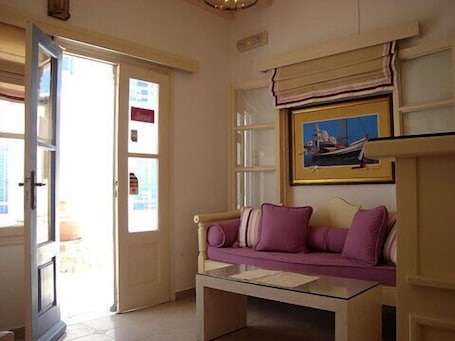 Interior. Magas Hotel