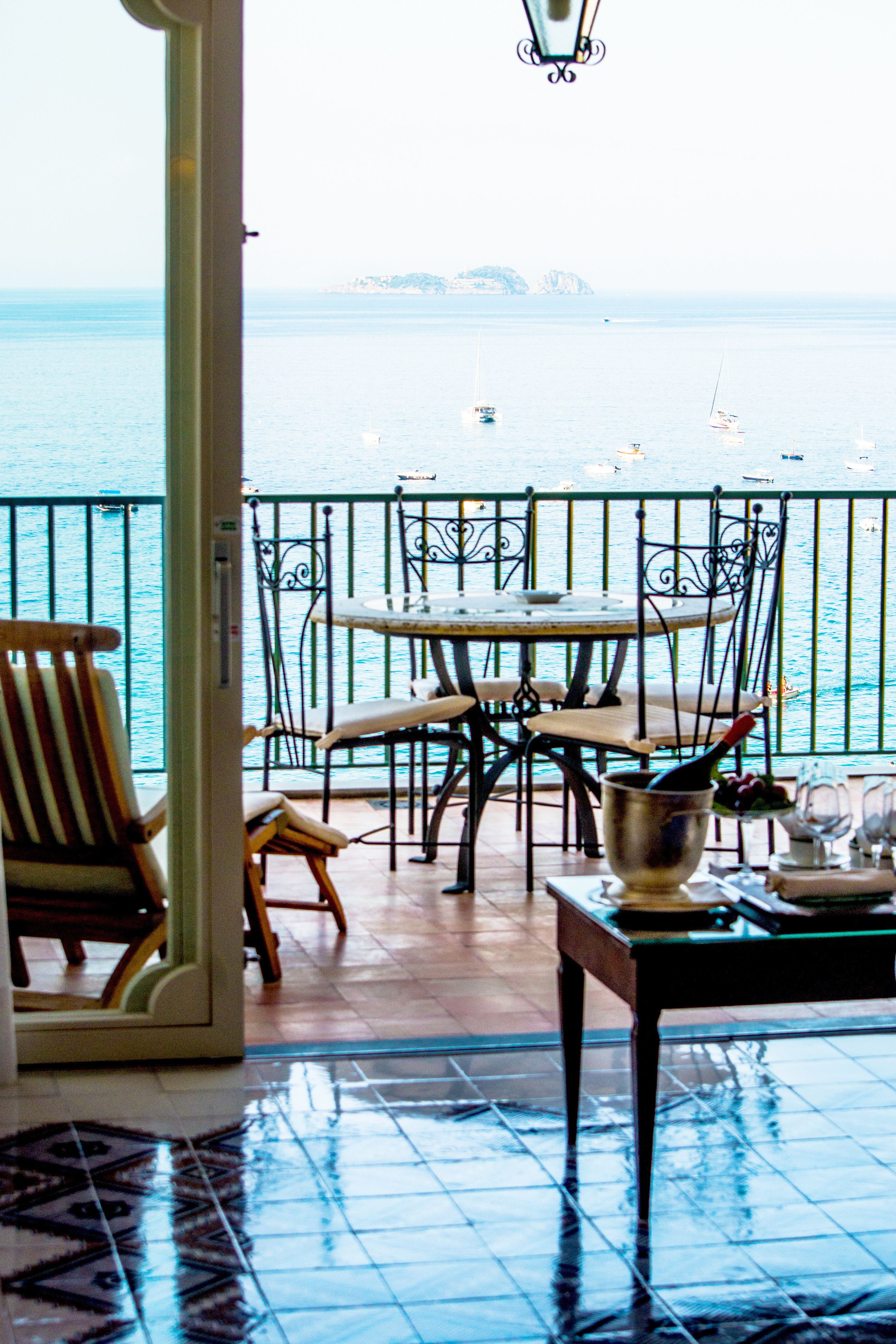 executive double room, terrace, sea view | living room | flat-screen tv