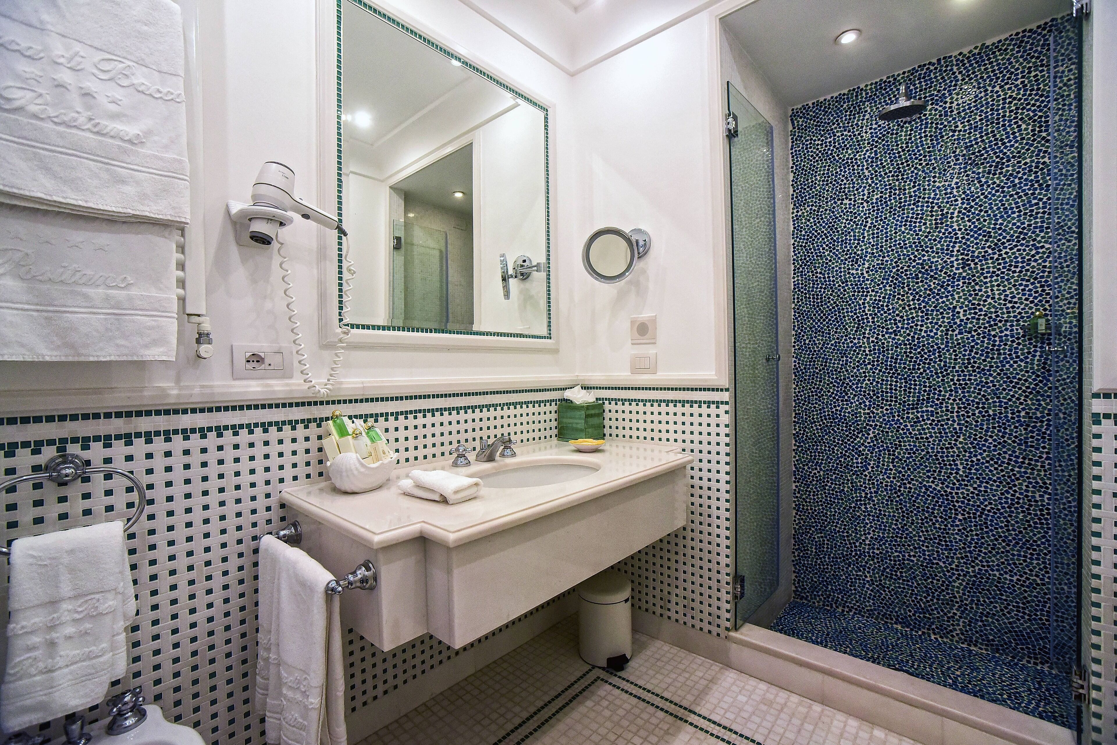 superior double room, balcony, sea view | 1 bedroom, minibar, in-room safe, individually decorated