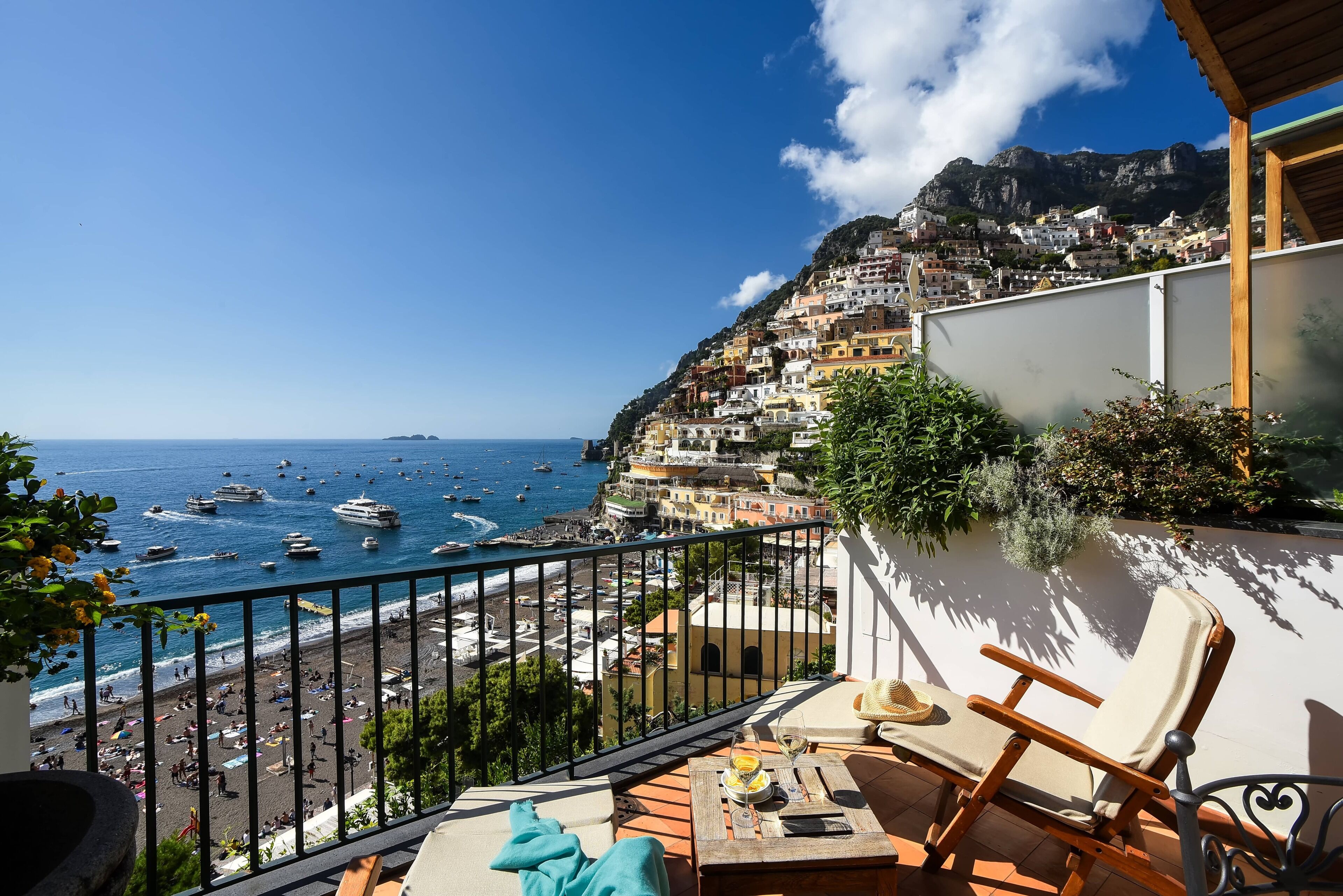 superior double room, balcony, sea view | 1 bedroom, minibar, in-room safe, individually decorated