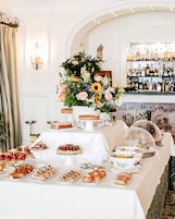 Desayuno completo gratuito y diario