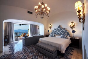 Junior Suite, Terrace, Sea View | Minibar, in-room safe, individually decorated, individually furnished - Hotel Buca di Bacco (Positano)