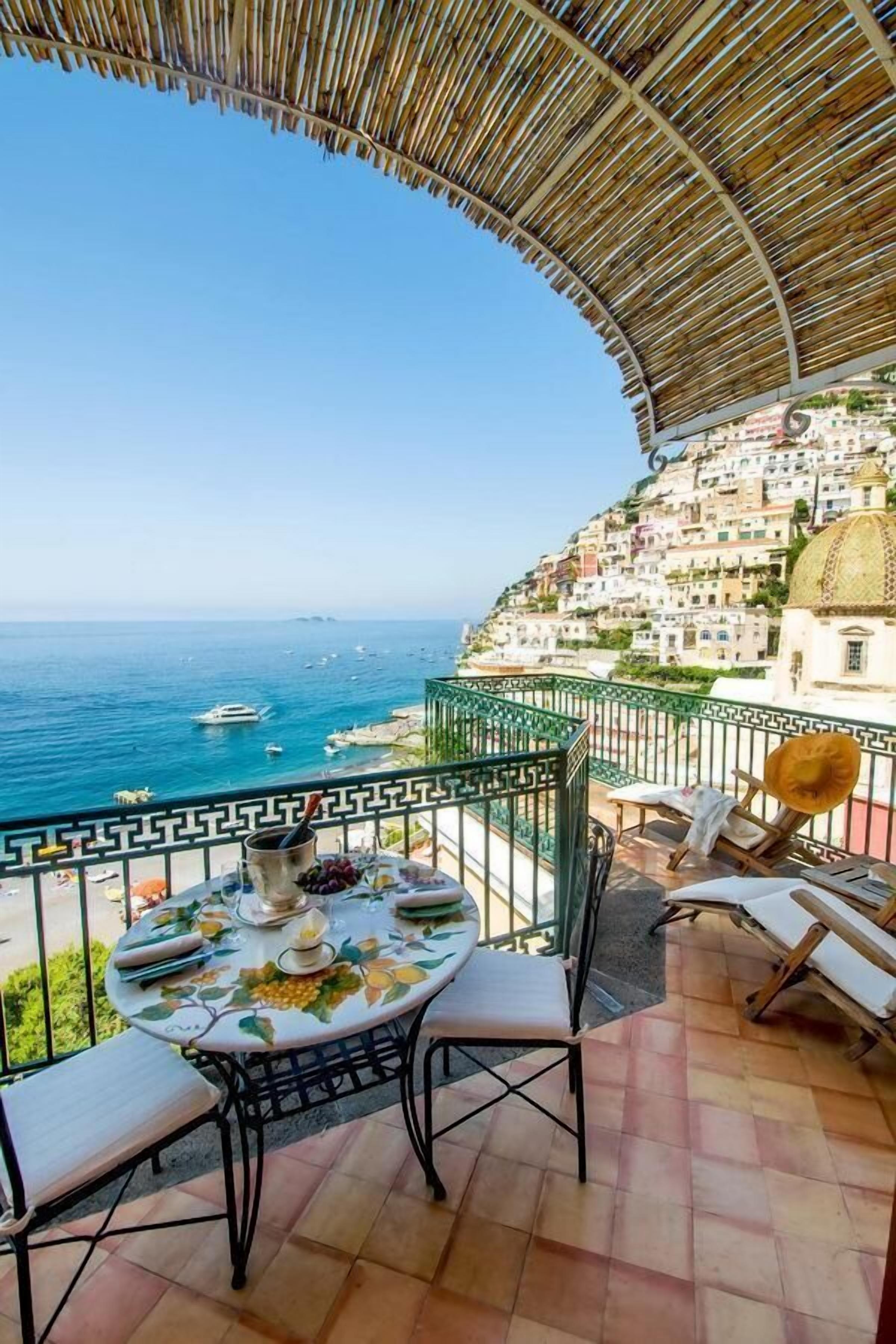 Lunch and dinner served, Regional cuisine