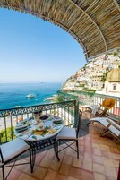 Se sirven almuerzos y cenas, cocina regional