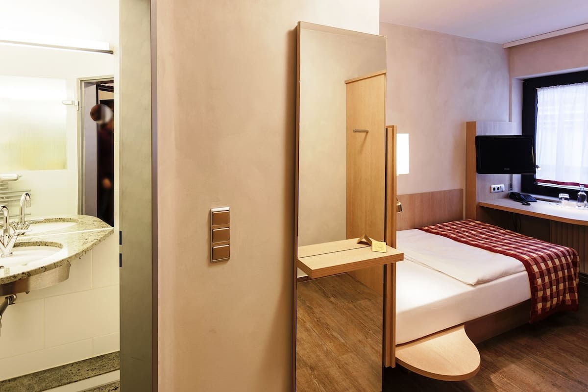 In-room safe, desk, laptop workspace, blackout drapes