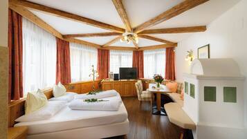 Allergikerbettwaren, Zimmersafe, Schreibtisch, kostenloses WLAN