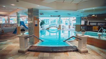 2 piscine coperte, piscina all'aperto