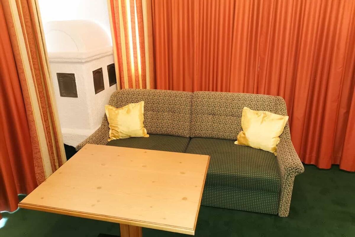 32-inch flat-screen tv with cable channels, tv