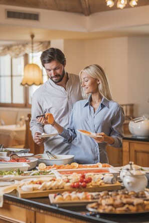 Desayuno buffet todos los días (con cargo) 