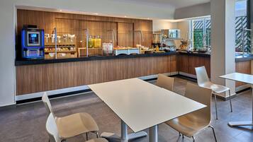 Café da manhã continental grátis todos os dias