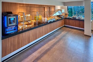 Free daily continental breakfast