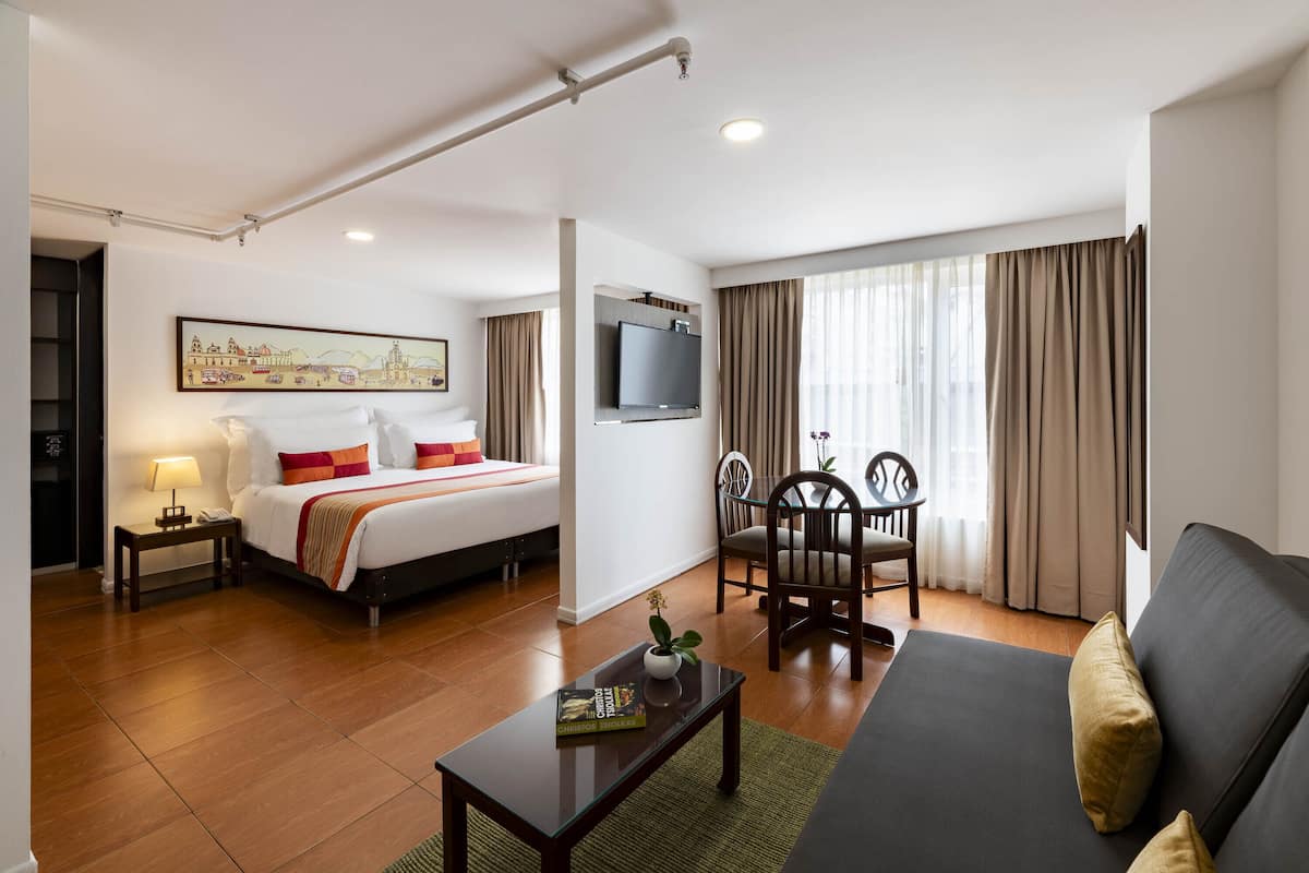 Standard Room | 1 bedroom, premium bedding, down comforters, minibar