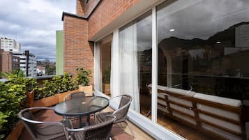 Premium suite, keuken | Terras