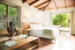 Bungalow, 1 habitación | Minibar, caja fuerte, escritorio y cunas gratuitas