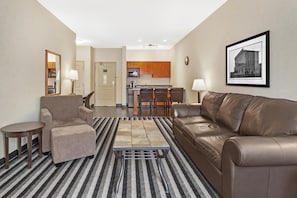 Suite, 1 King Bed, Non Smoking, Jetted Tub - Best Western Plus Meridian Hotel (Lloydminster)