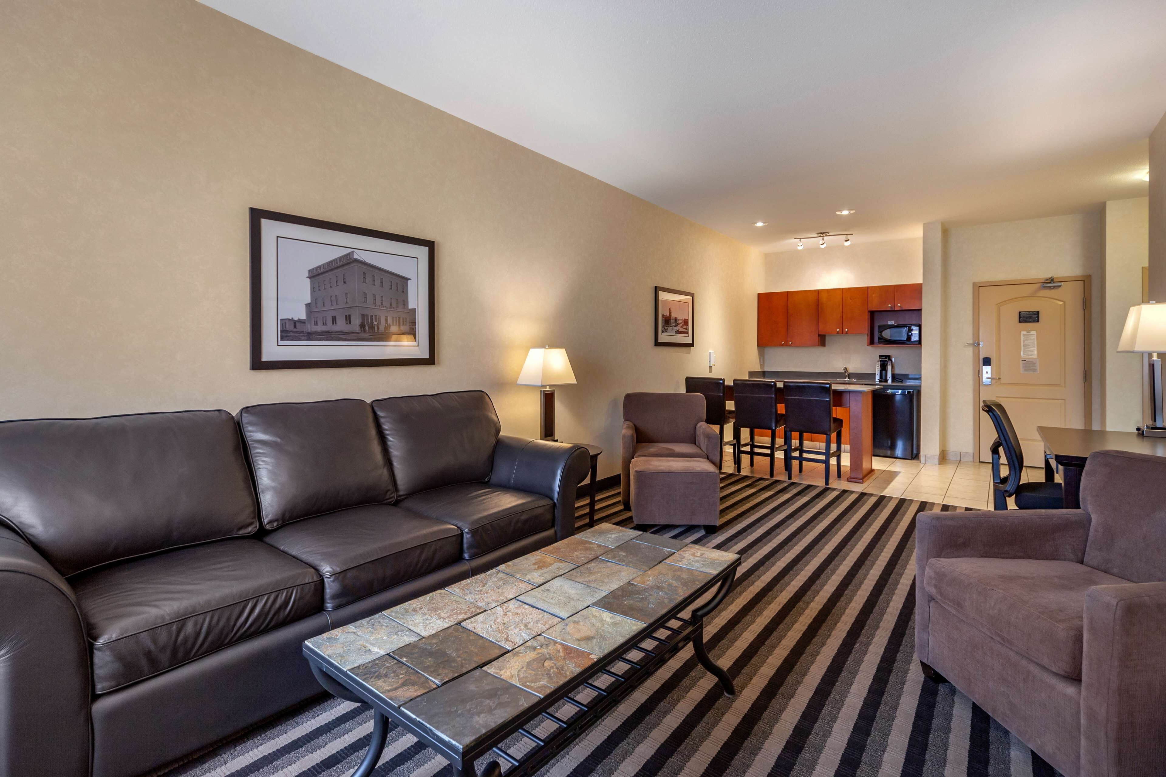 Suite - 1 kingsize-seng - ikke-ryger - boblebad | Premium-sengetøj, senge med topmadrasser, skrivebord