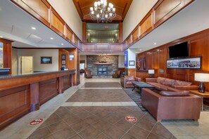 Lobby - Best Western Plus Meridian Hotel (Lloydminster)