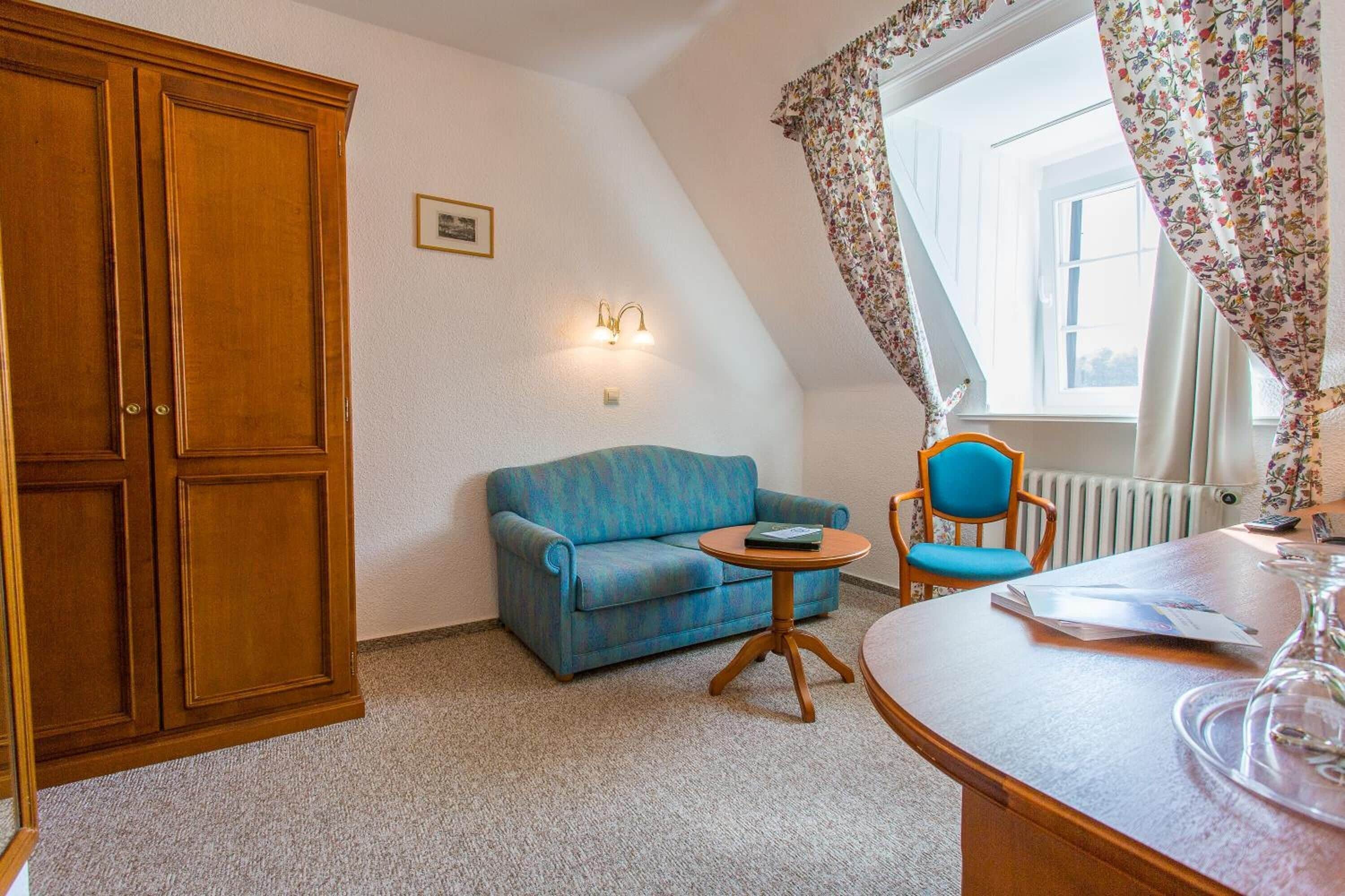 17-inch flat-screen tv with cable channels, tv