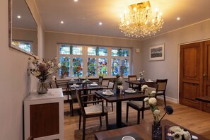 每日供應自助早餐 (每人 EUR19.90)